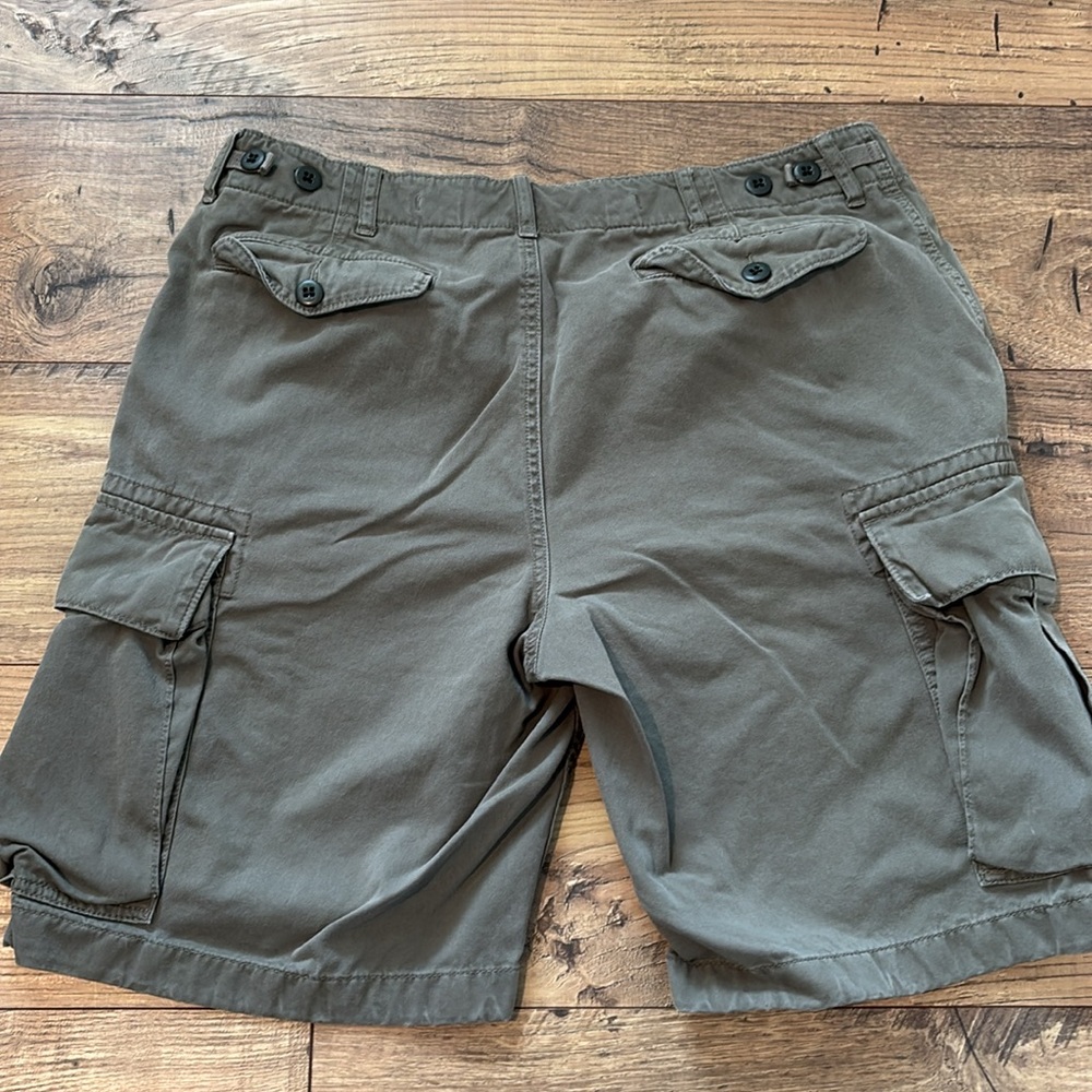 Men's J.Crew Olive Green Cargo Shorts - Picture 6 of 7